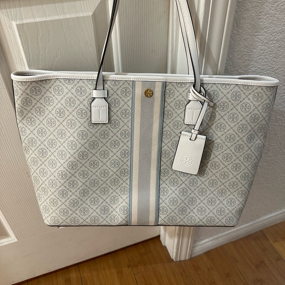 Tory Burch Medium Gemini Link Canvas Tote in Ivory